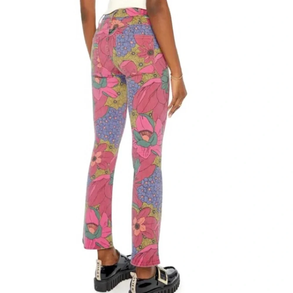 MOTHER DENIM Multicolor Patch Pocket Insider Flood Jeans in Psychic Floral - Picture 8 of 9